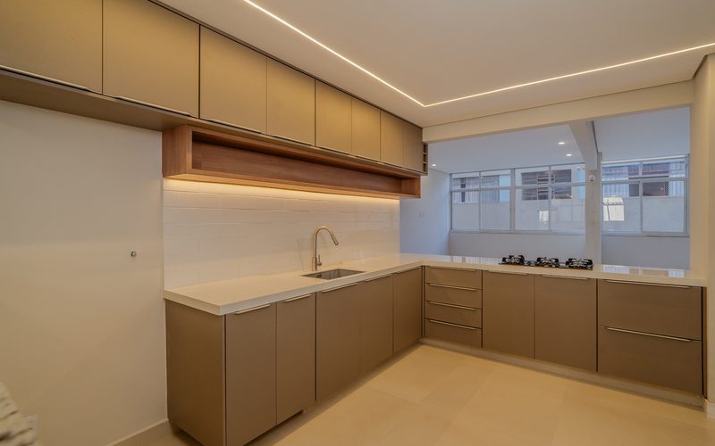Engenheiro da Morada acompanhando a reforma de um apartamento em Belo Horizonte.